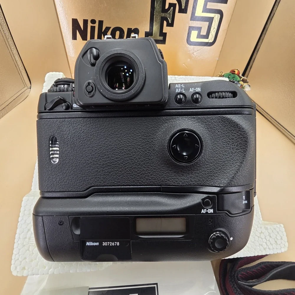 Nikon F5 35mm SLR Film Camera Body Black Auto/Manual Focus Meter New In Box